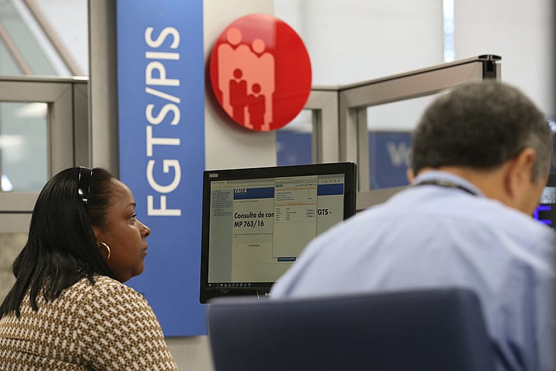 Se você tem dúvidas, ou quer acompanhar a realização dos depósitos, é possível fazer o acompanhamento pela internet