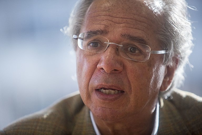 Paulo Guedes defende o modelo de capitalização individual que deu errado no Chile