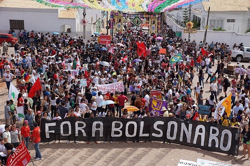 Concentração de manifestantes após o ato