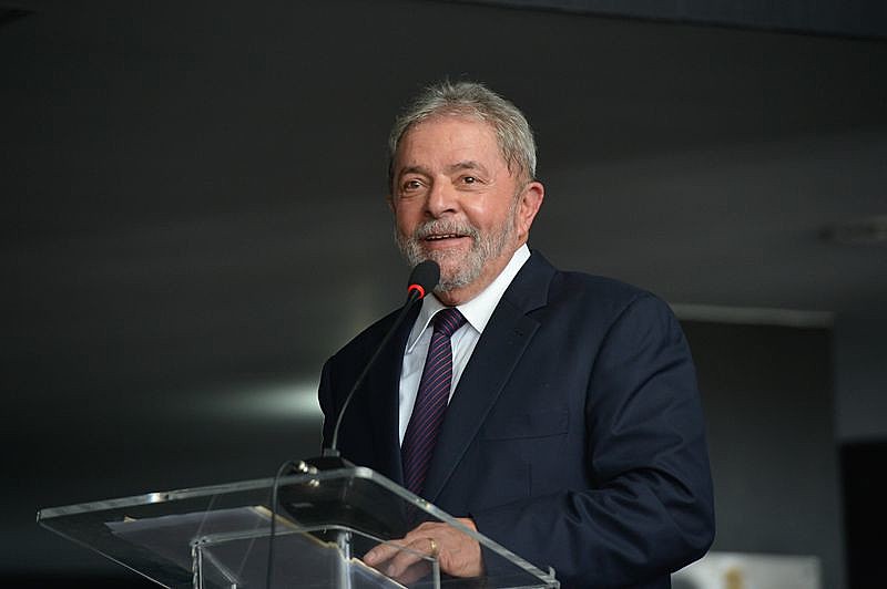 A pena do ex-presidente Lula foi diminuída para 8 anos, dez meses e 20 dias.
