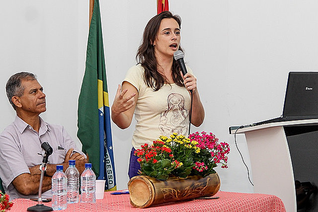 Chef Bel Coelho participated in the seminar ‘Experiences to promote agrobiodiversity” during the National Agrarian Reform Fair