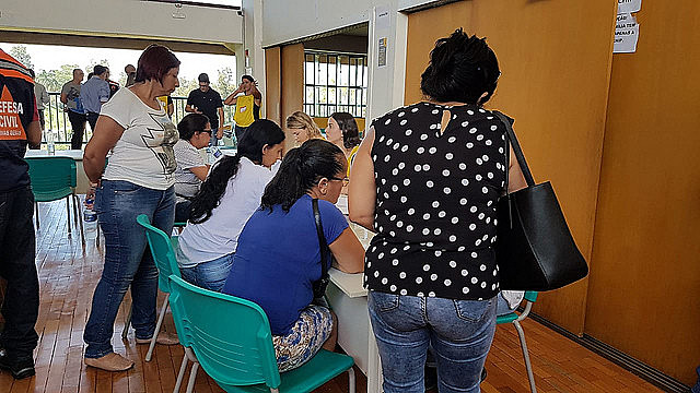Familias de desaparecidos esperan divulgación de boletines del equipo de rescate en Brumadinho