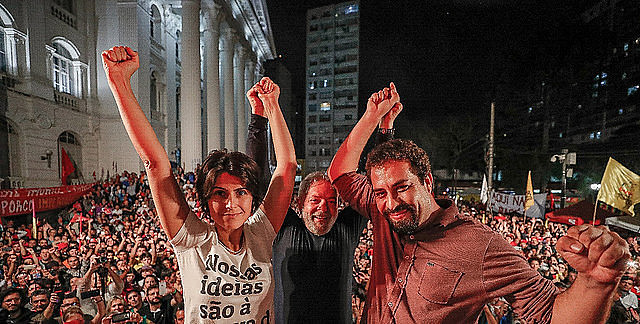 Los precandidatos presidenciales Manuela D'Ávila y Guilherme Boulos se unieron a Lula en la actividad