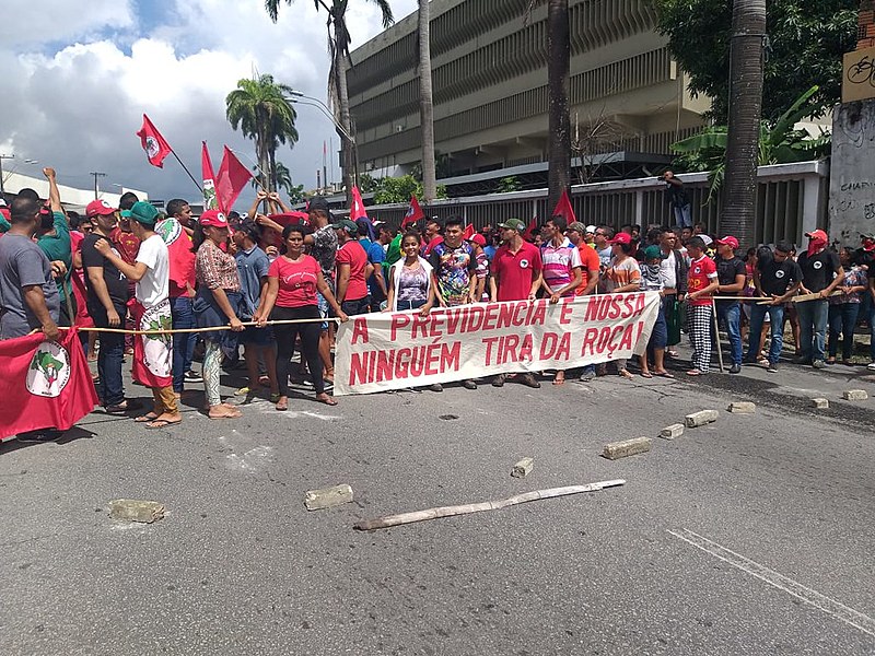 As mobilizações são parte das denúncias do movimento contra o desmonte na política da reforma agrária no país