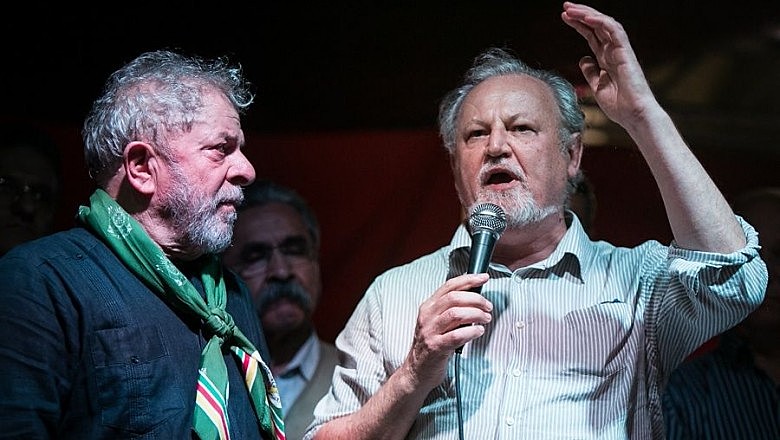 "As massas devem ser protagonistas da política e não assistir de braços cruzados"