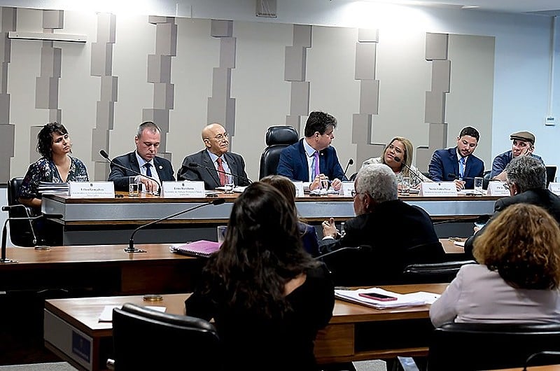 Rede de Médicos Populares apresentou pontos divergentes e alternativas à MP do Programa Médicos pelo Brasil, em Comissão Mista.