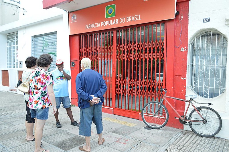 Moradora de bairro periférico do Rio de Janeiro já relata dificuldade em conseguir medicamentos