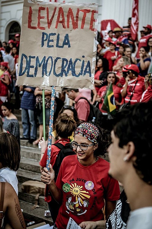 Defesa da democracia, de direitos e políticas públicas conquistadas tem sido a intenção comum das diversas formas de resistência ao golpe