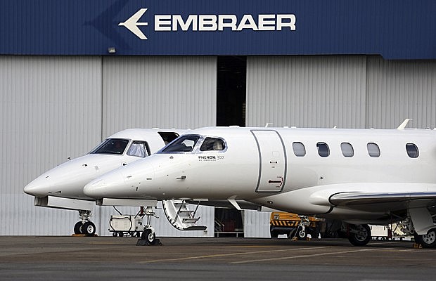 Criada em 1969, Embraer é referência mundial na fabricação de aeronaves