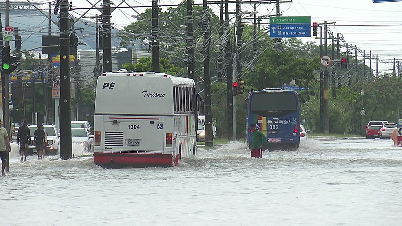 Andar sem o emplacamento gera multa e pontos na CNH
