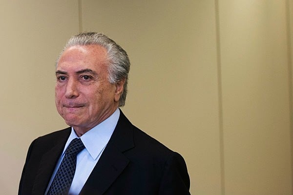A extensão dos poderes que o vice terá, caso a presidenta Dilma Rousseff seja afastada, não são determinadas pela Constituição e pela Lei do Impeachment.