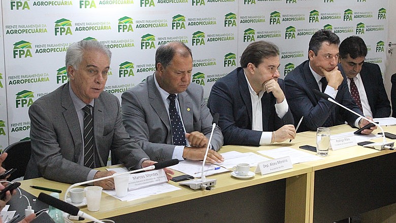 Bancada ruralistas lidera aquisição de passaportes diplomáticos na Câmara dos Deputados