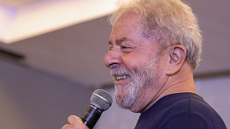 "O PT nasceu na oposição, para defender a democracia e os direitos do povo, em tempos ainda mais difíceis que os de hoje" escreveu Lula