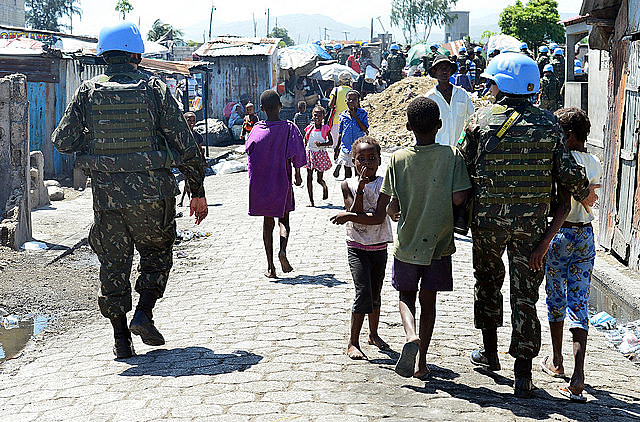 Último contingente brasileño en acción en la Minustah, en Cité Soleil