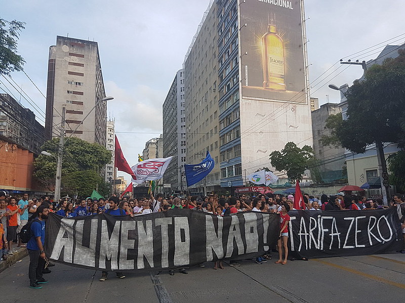 No Recife, já a partir do dia cinco de janeiro, primeiro domingo de 2020, a tarifa do metrô subiu de R$3,40 para R$3,70
