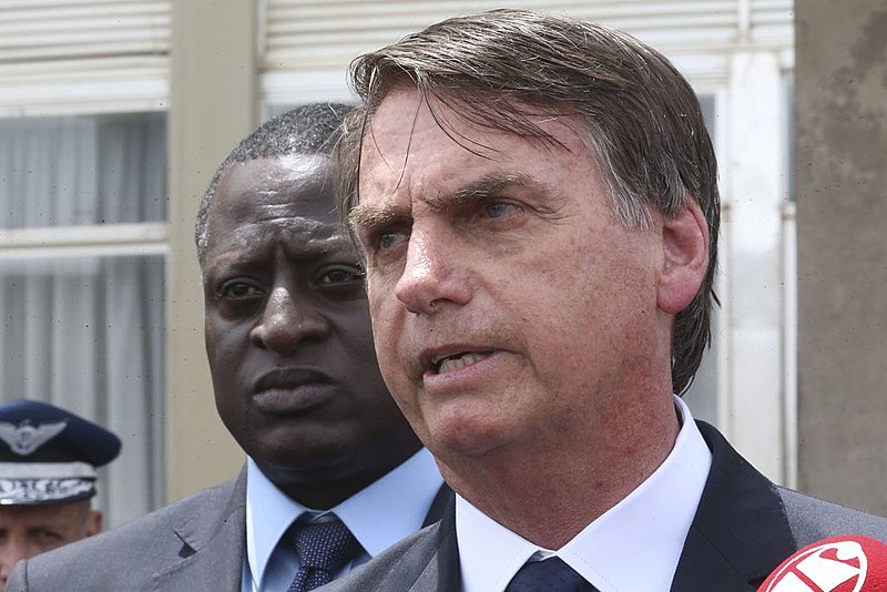 Críticas ao discurso em Davos, na Suíça, e envolvimento do filho, Flavio Bolsonaro, com a milícia, deram o tom da semana no governo federal