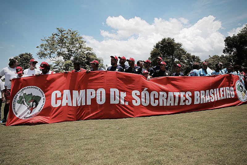 Acto de inauguración del campo de juego Doctor Sócrates Brasileiro, en la Escuela Nacional Florestan Fernandes, del MST.