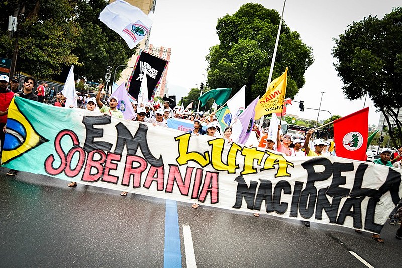 Ato em defesa da soberania nacional no Rio de Janeiro