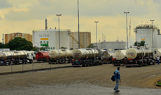 Petroleiros encerram paralisação depois que o TST decidiu aplicar multa de R$2 mi aos sindicatos que aderissem