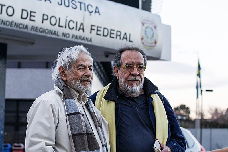 Segundo Raduan Nassar (esq.) e Fernando Morais (dir.), a soberania nacional é a principal preocupação de Lula