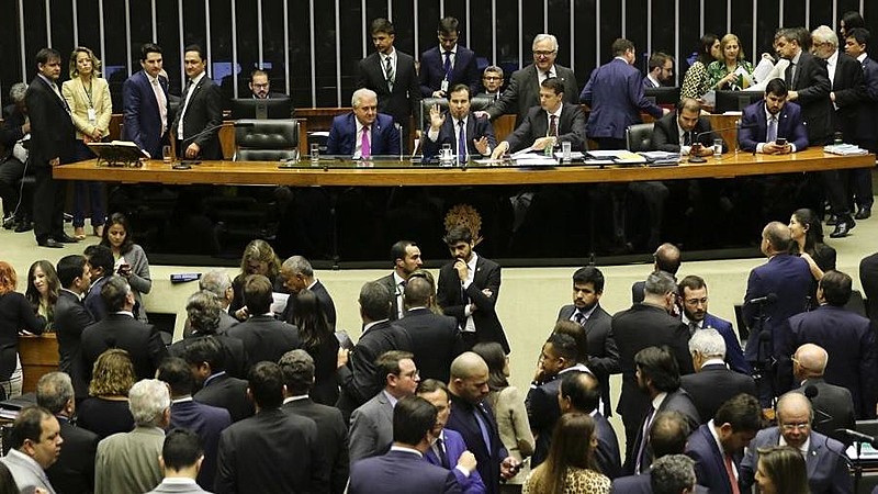 08 dos 12 deputados paraibanos na Câmara votaram a favor