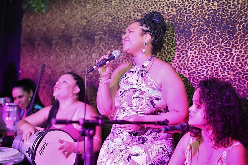 O grupo Samba de Dandara traz a temática feminista para as rodas de samba