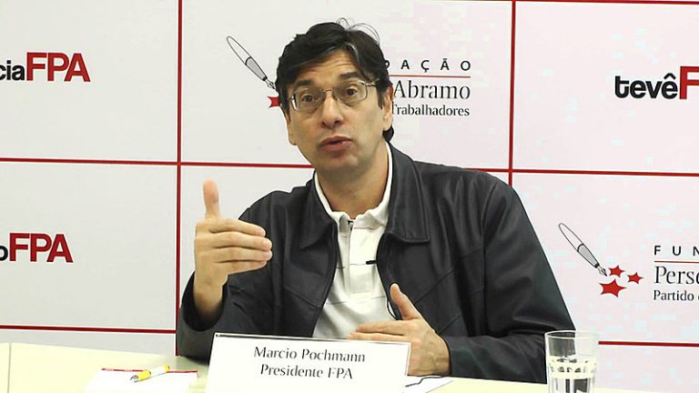 Economista Marcio Pochmann ministra aula inaugural do Curso Realidade Brasileira em 27 de abril