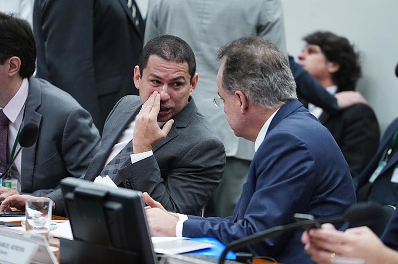 Governo Bolsonaro vai liberar R$ 20 milhões para cada deputado que votar a favor da reforma