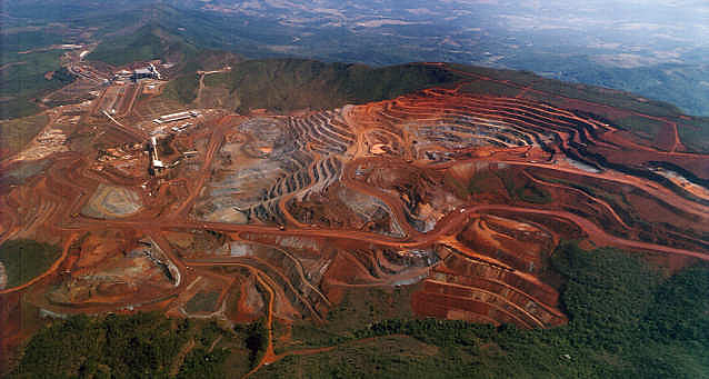 Três meses depois de crime ambiental, mineradora já retomou atividades de sua maior mina de minério de ferro