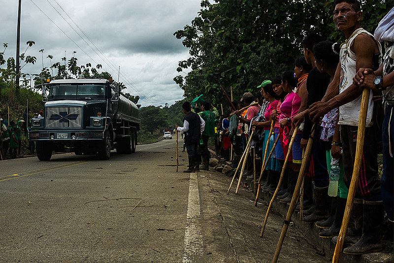 Indígenas param estrada em Chocó, estado do Pacífico colombiano