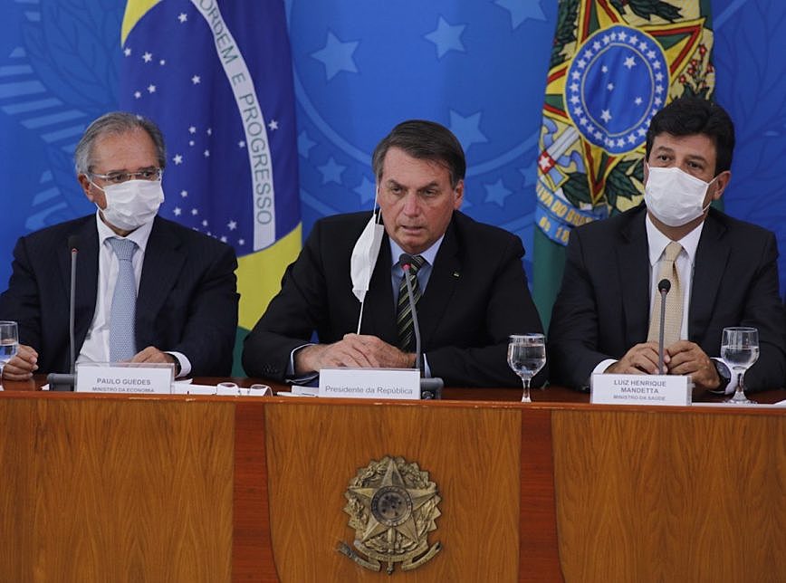 Deputados do Psol apresentam impeachment