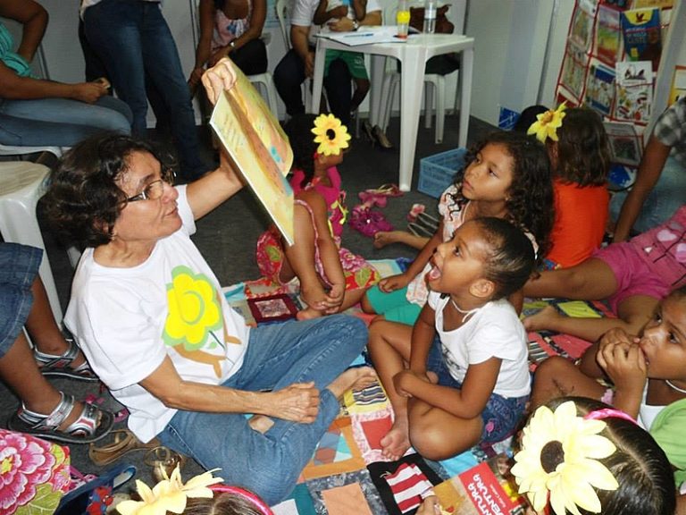 “Ler com a criança fortalece os laços afetivos”, afirma Miriam Dantas de Araújo