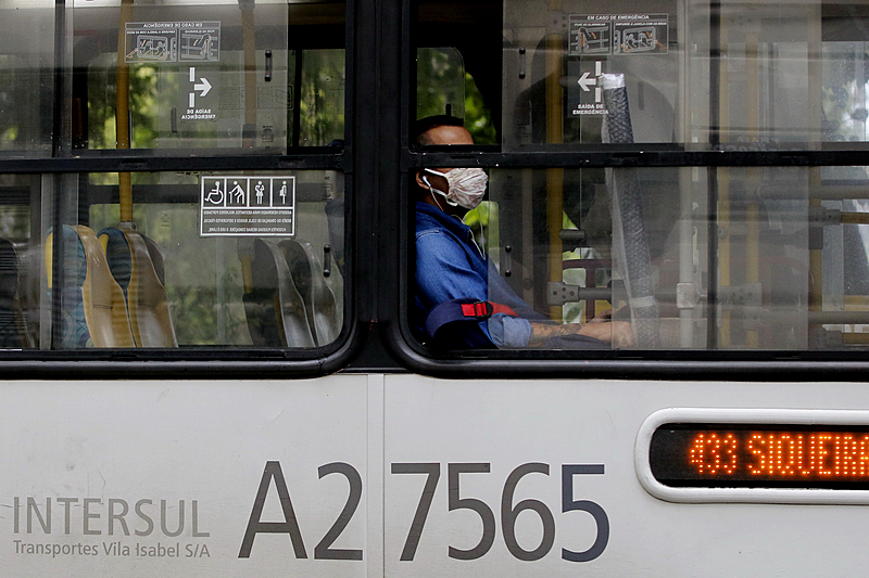 onibus mascara