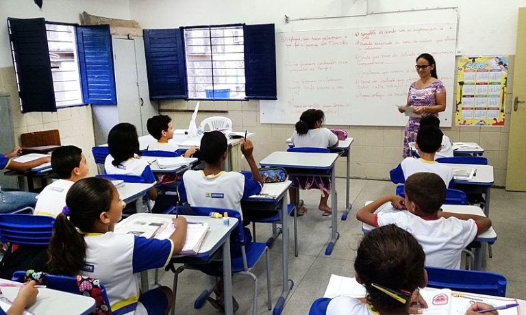 Ideb é “avaliação míope” do sistema educacional brasileiro, diz professor Daniel Cara