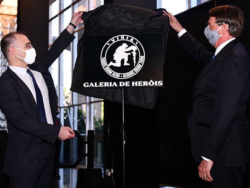 bolsonaro e andré mendonça