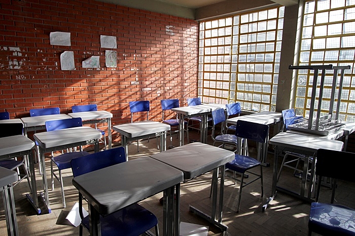 É preciso reencantar a educação para reencantar a cidade de Porto Alegre