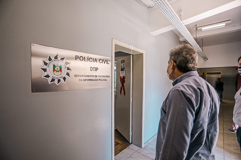 Disputa em Porto Alegre: Melo diz que não é racista e faz BO contra Manuela Dávila