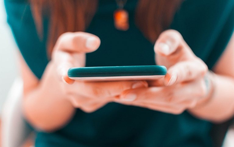 Golpes na internet: saiba como se proteger do sequestro do WhatsApp