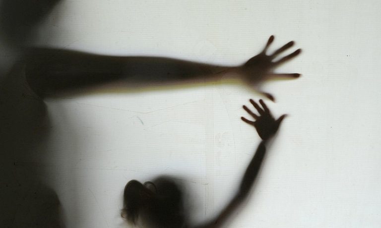 Campanha #NãoEraCarinho conscientiza sobre violência sexual nas redes sociais