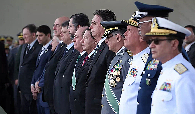 Marcado pelo avanço dos militares na arena política, governo Bolsonaro tem mais de 6 mil militares em cargos civis, segundo estudo