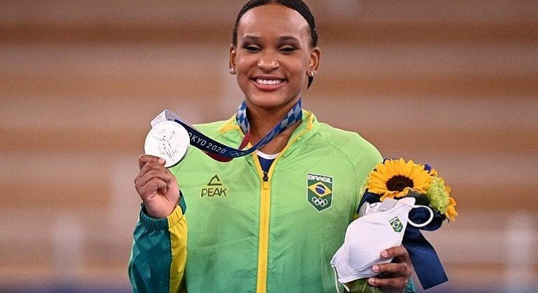 Rebeca Andrade é a 1º brasileira a ter uma medalha olímpica na ginástica artística