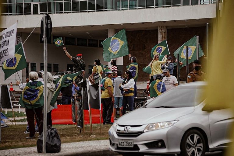 Contra o golpismo, não se posterga o enfrentamento
