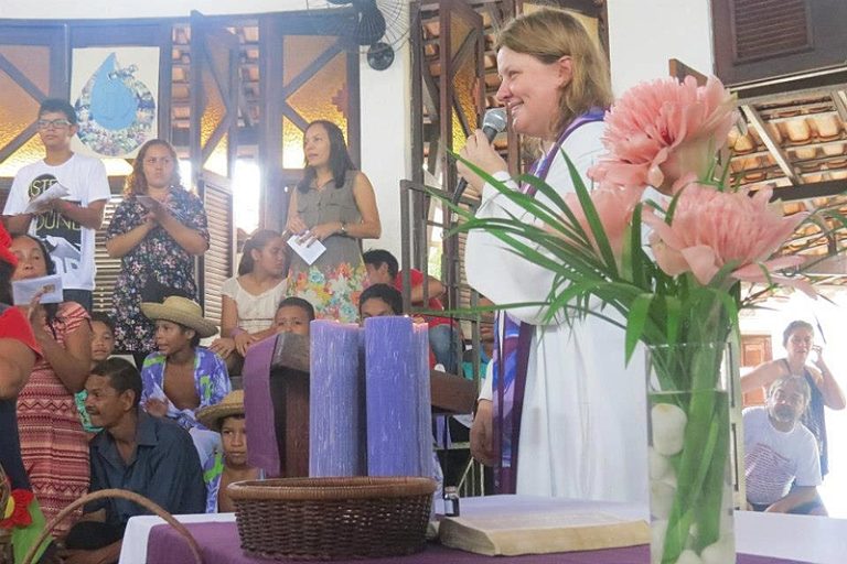 “A atual conjuntura sacrifica os corpos e territórios dos povos tradicionais”, frisa pastora