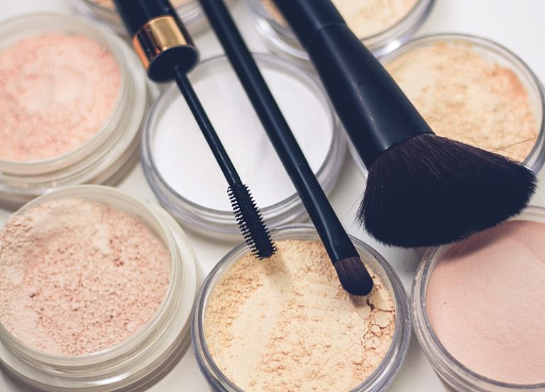 Medicina em Debate problematiza a Indústria de Cosméticos
