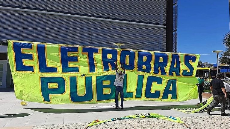 Privatização da Eletrobras: mais um crime de Bolsonaro contra o Brasil