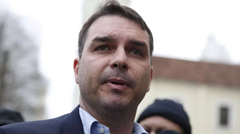 Anúncio de Flávio Bolsonaro tensionou cenário político e expôs acordões ligados ao PL da Dosimetria