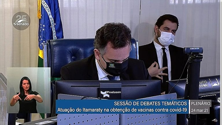 Ex-assessor de Bolsonaro é condenado por gesto racista no Senado