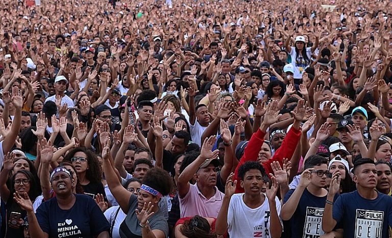 Na sexta-feira santa, Central do Brasil aborda religiosidade, solidariedade e educação