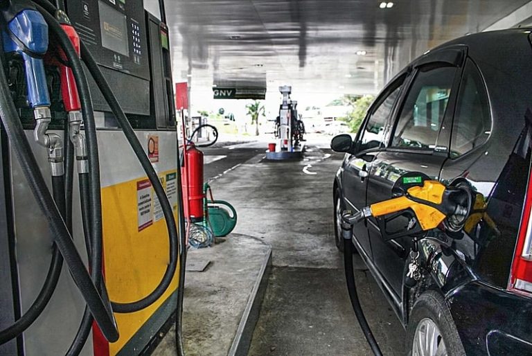 Chambriard diz que Petrobras perdeu o controle do preço de combustíveis após privatizações 