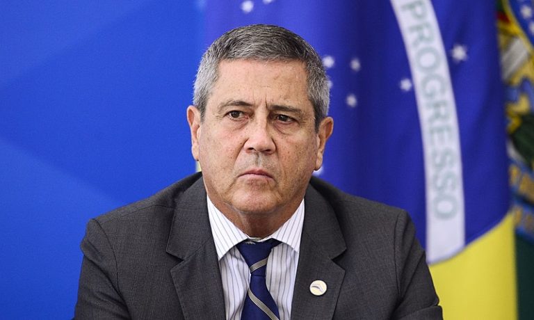 Braga Netto tentou obter dados de delação de Mauro Cid